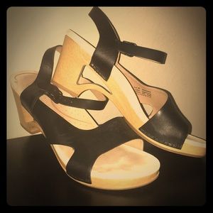 🔥FLASH SALE 🔥 Dansko sandals! ☀️